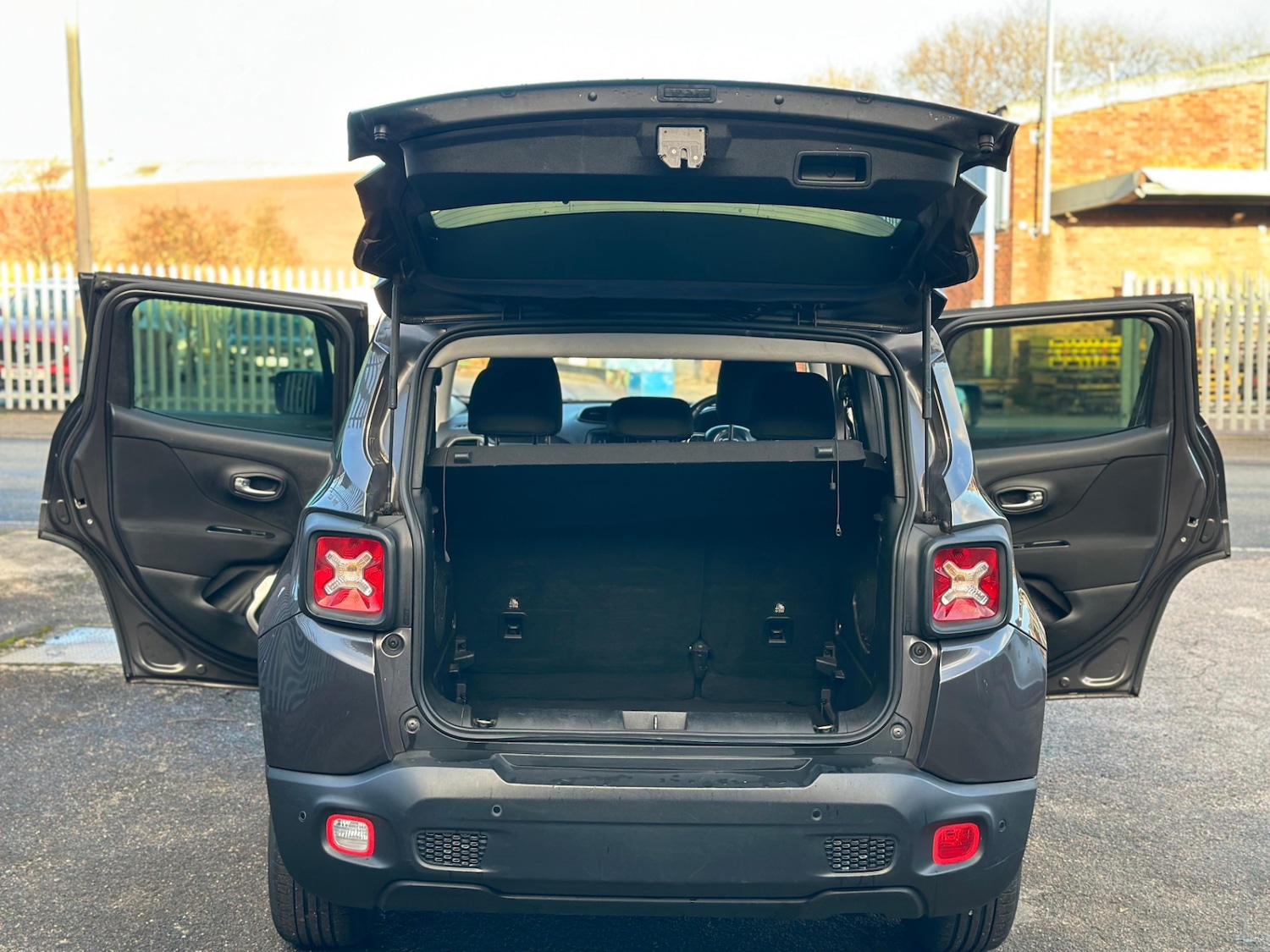 Used Jeep Renegade 2016 for sale - 76914014: Photo 31