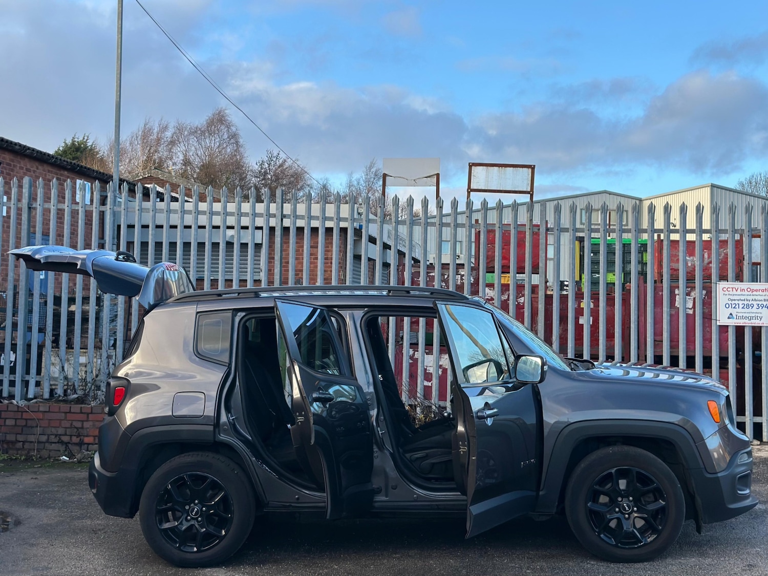 Used Jeep Renegade 2016 for sale - 76914014: Photo 32