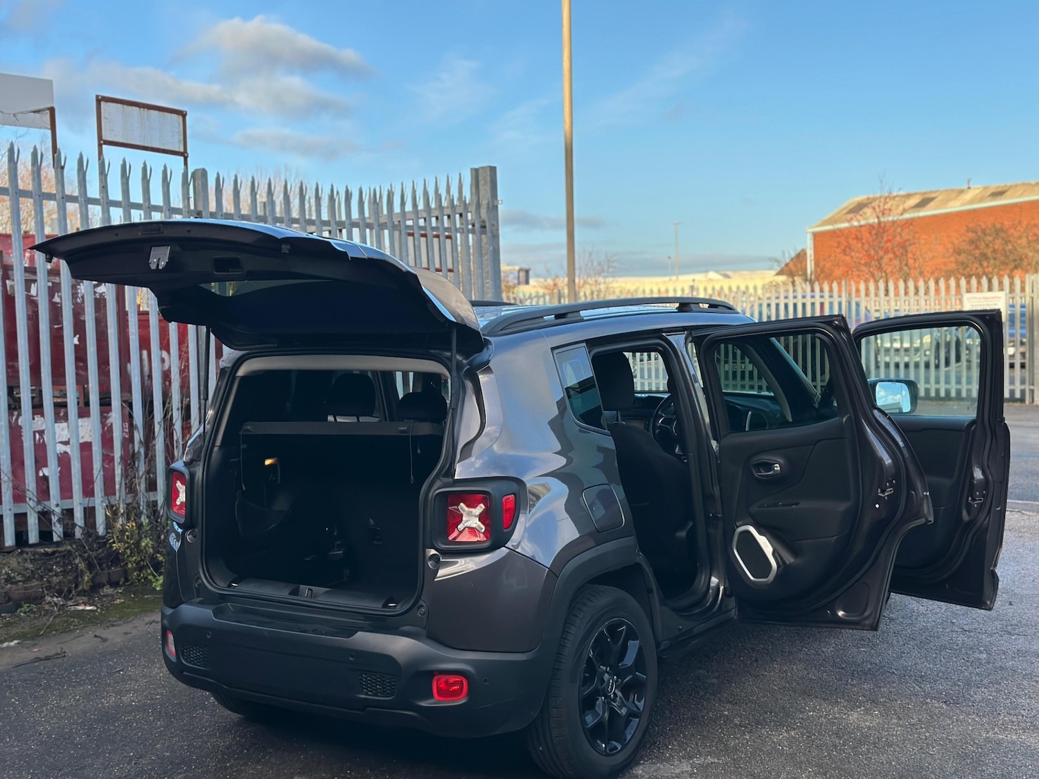 Used Jeep Renegade 2016 for sale - 76914014: Photo 33