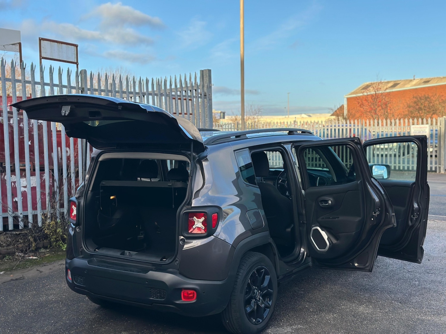 Used Jeep Renegade 2016 for sale - 76914014: Photo 34