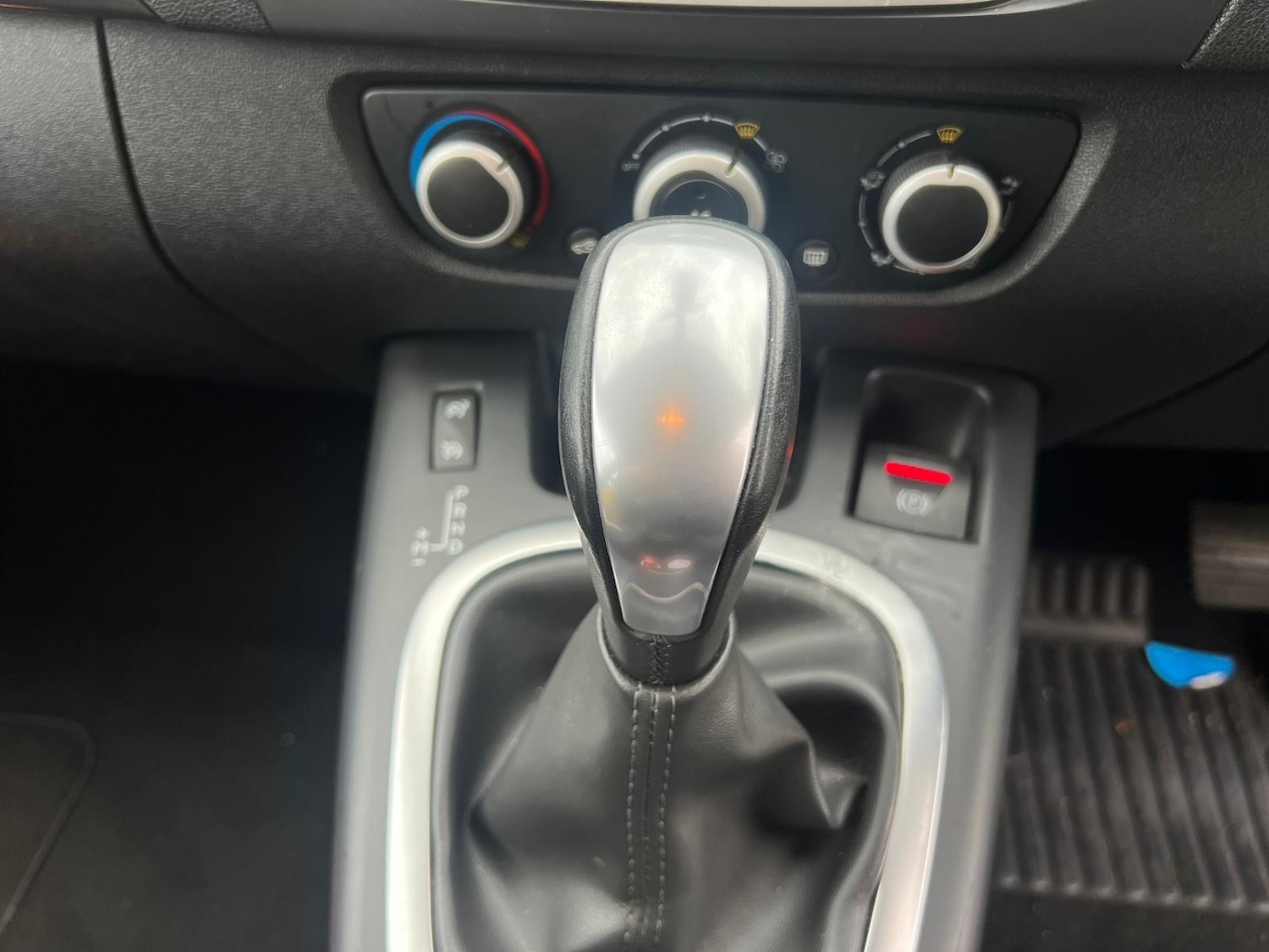 Used Renault Scenic 2010 for sale - 76453128: Photo 17