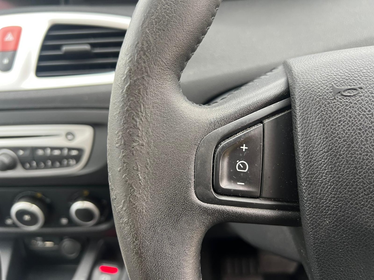 Used Renault Scenic 2010 for sale - 76453128: Photo 19