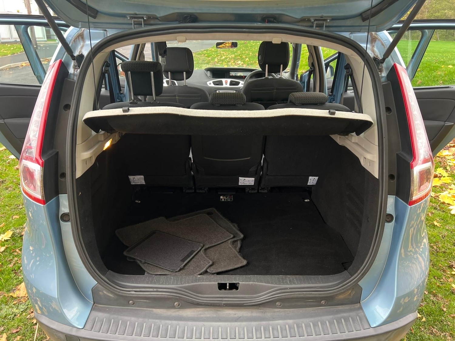 Used Renault Scenic 2010 for sale - 76453128: Photo 28