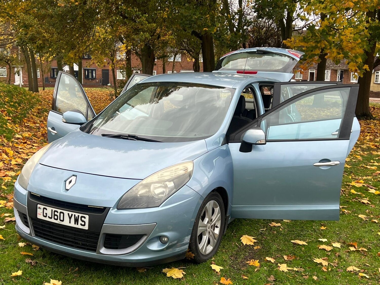 Used Renault Scenic 2010 for sale - 76453128: Photo 32