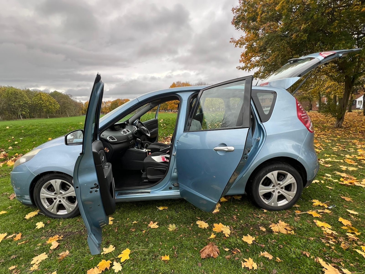 Used Renault Scenic 2010 for sale - 76453128: Photo 34