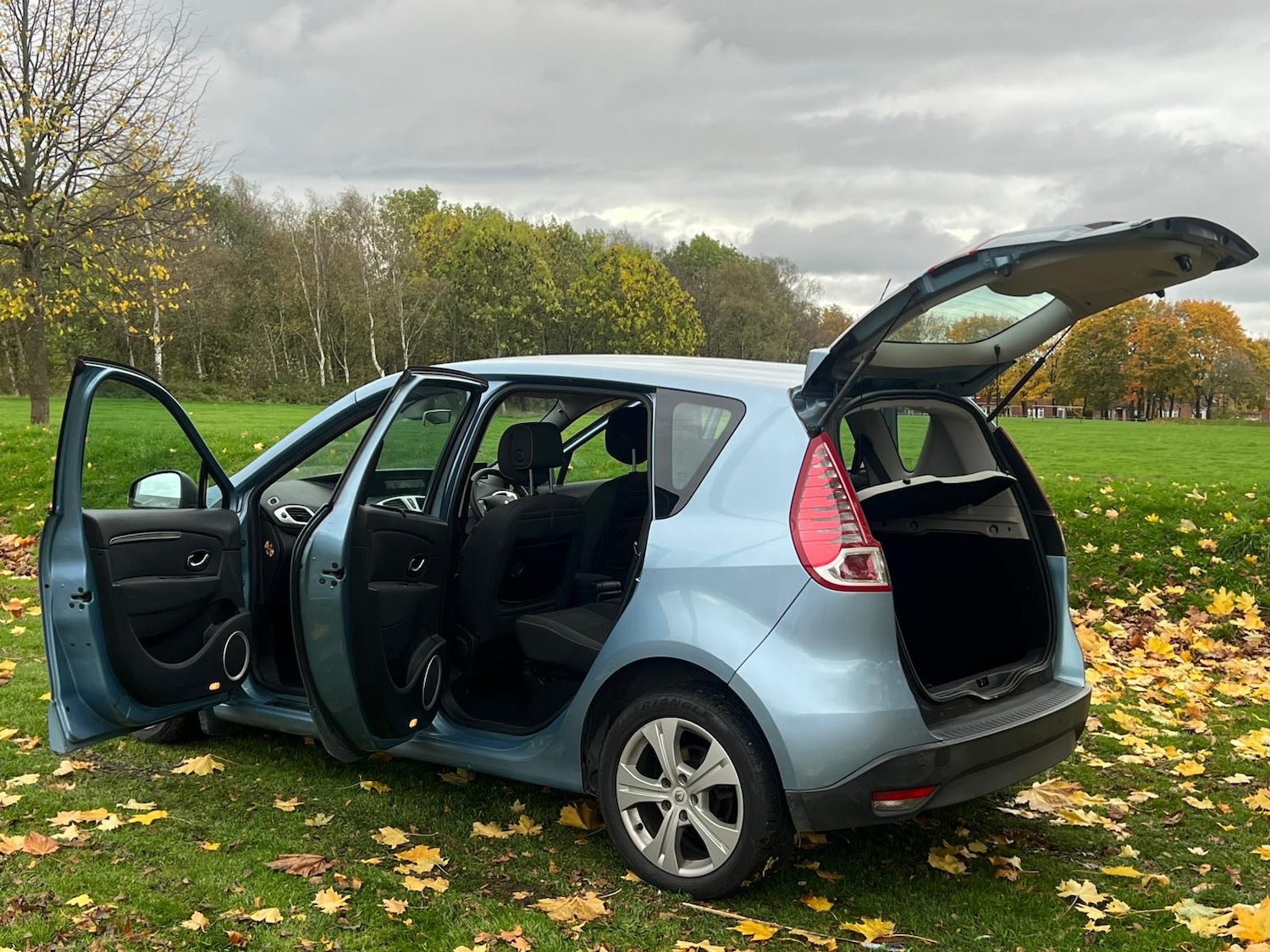 Used Renault Scenic 2010 for sale - 76453128: Photo 36