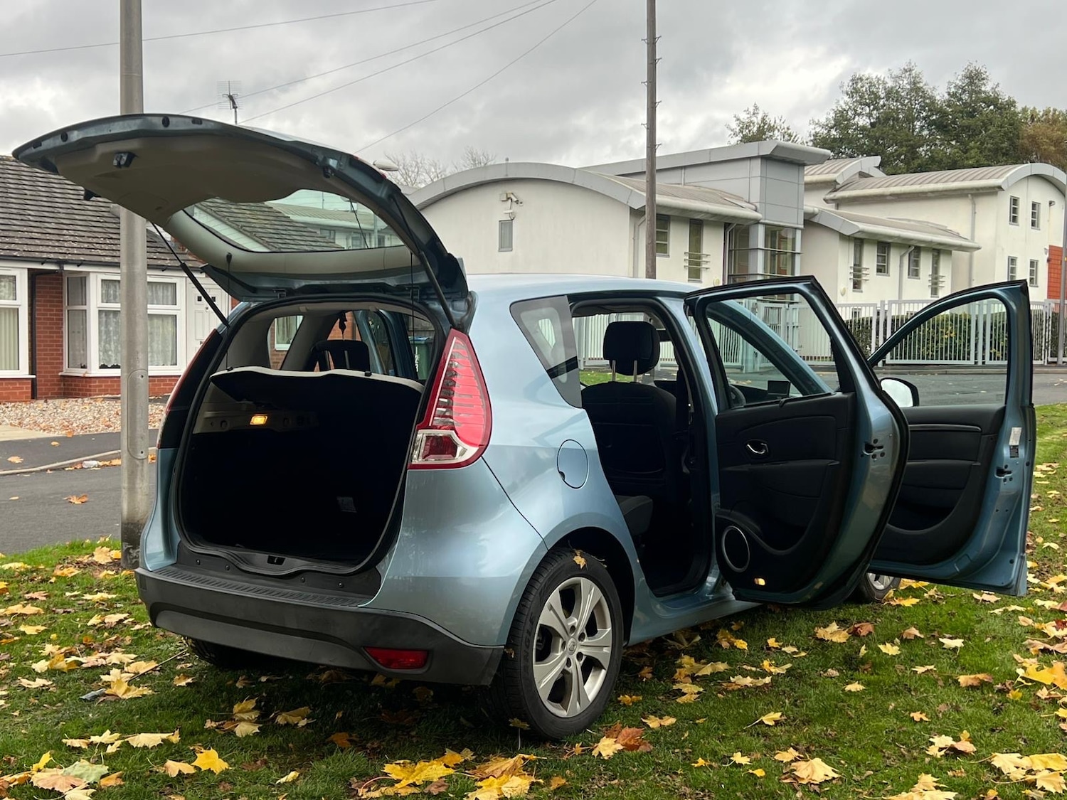 Used Renault Scenic 2010 for sale - 76453128: Photo 38