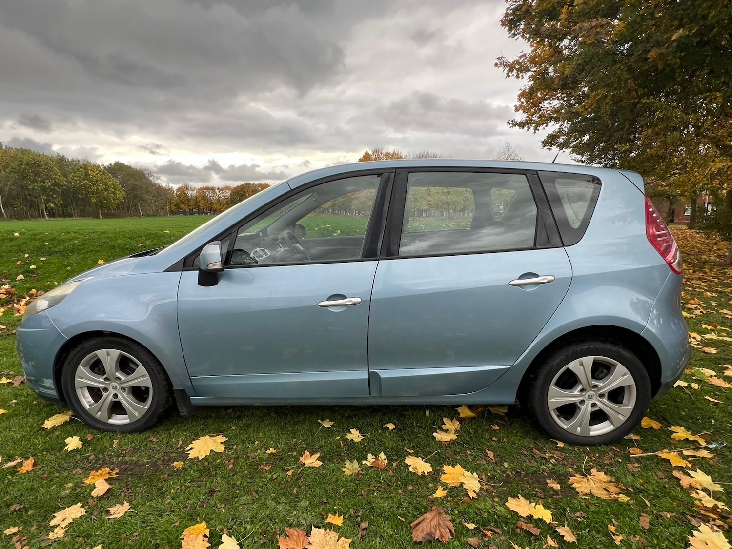 Used Renault Scenic 2010 for sale - 76453128: Photo 5