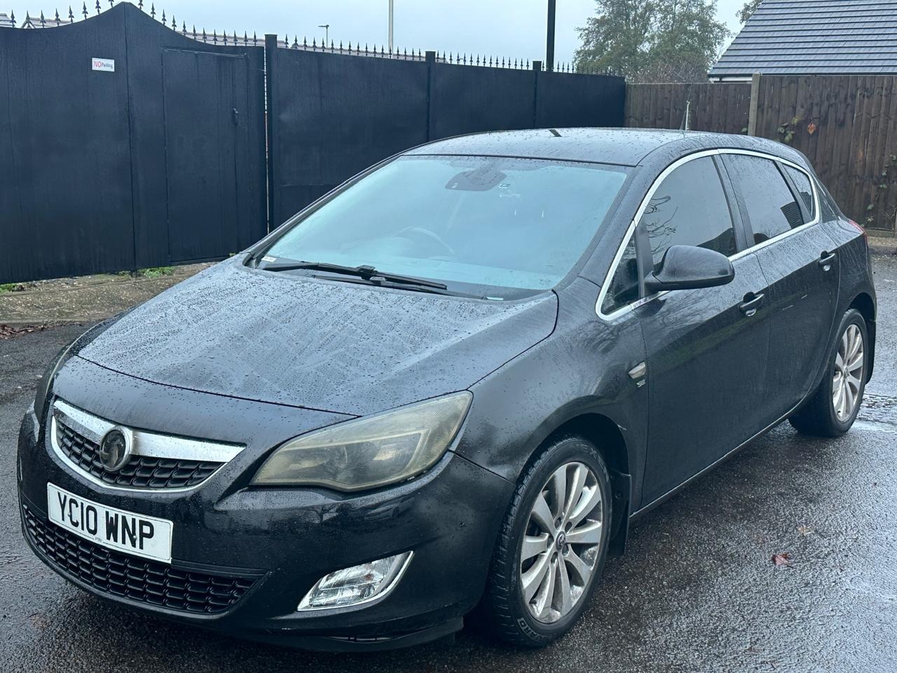 Used Vauxhall Astra 2010 for sale - 76619584: Photo 1