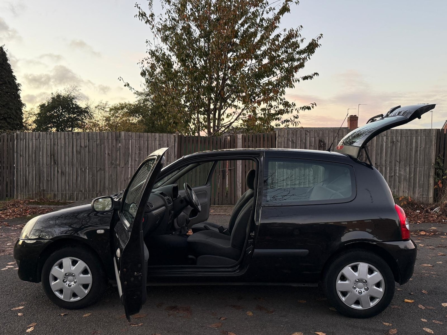 Used Renault Clio 2007 for sale - 76447039: Photo 21