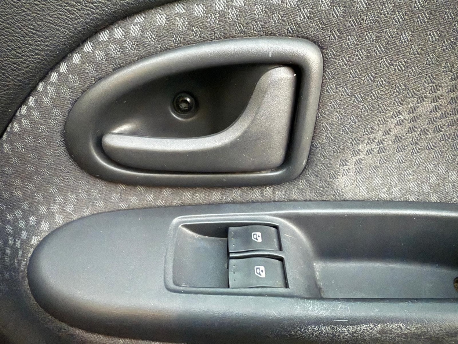 Used Renault Clio 2007 for sale - 76447039: Photo 31