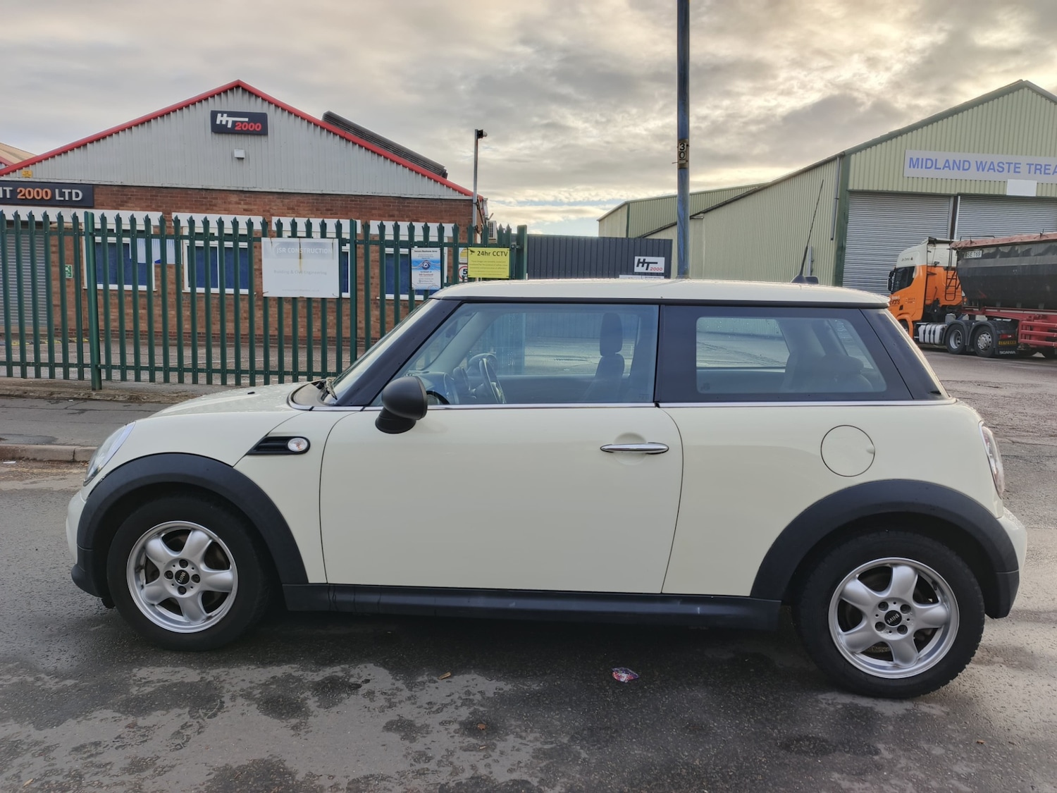 Used MINI Hatch 2011 for sale - 76168085: Photo 15