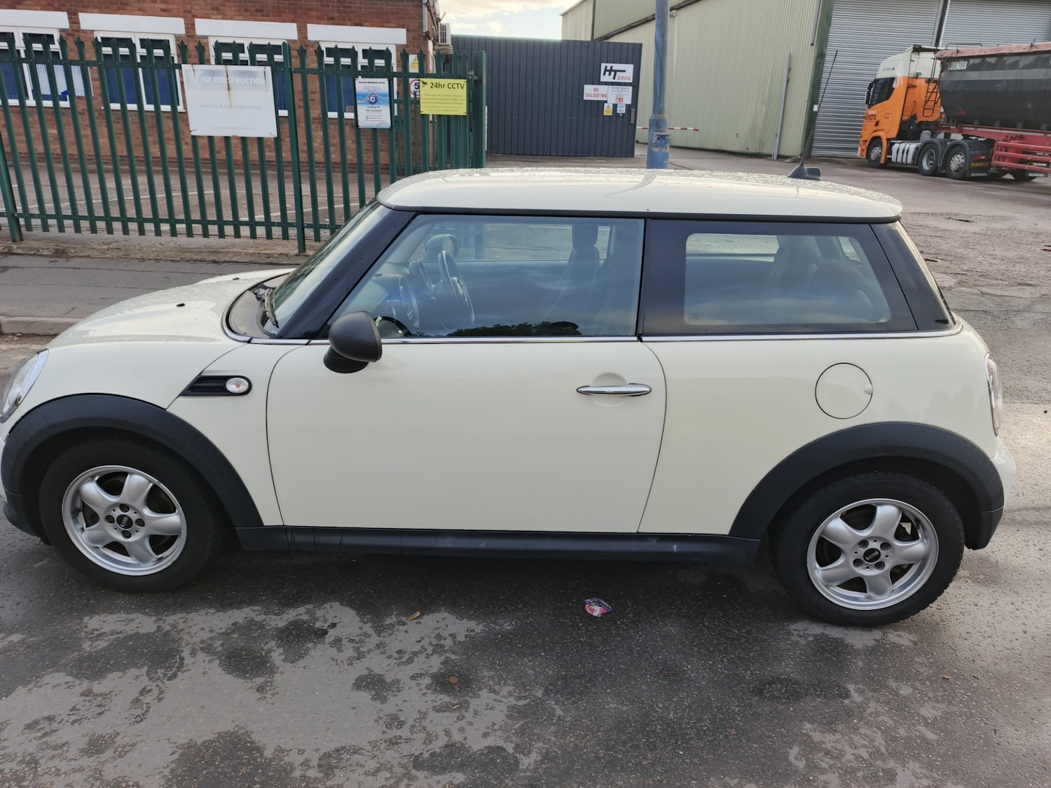 Used MINI Hatch 2011 for sale - 76168085: Photo 16