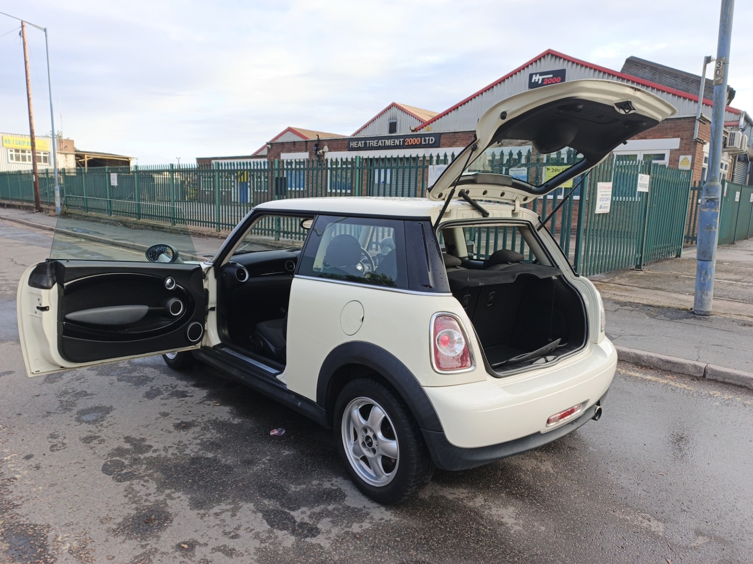 Used MINI Hatch 2011 for sale - 76168085: Photo 5