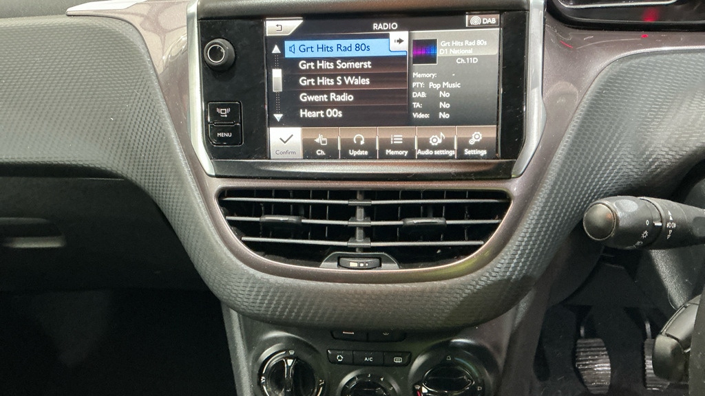 Used Peugeot 2008 2014 for sale - 77551252: Photo 10