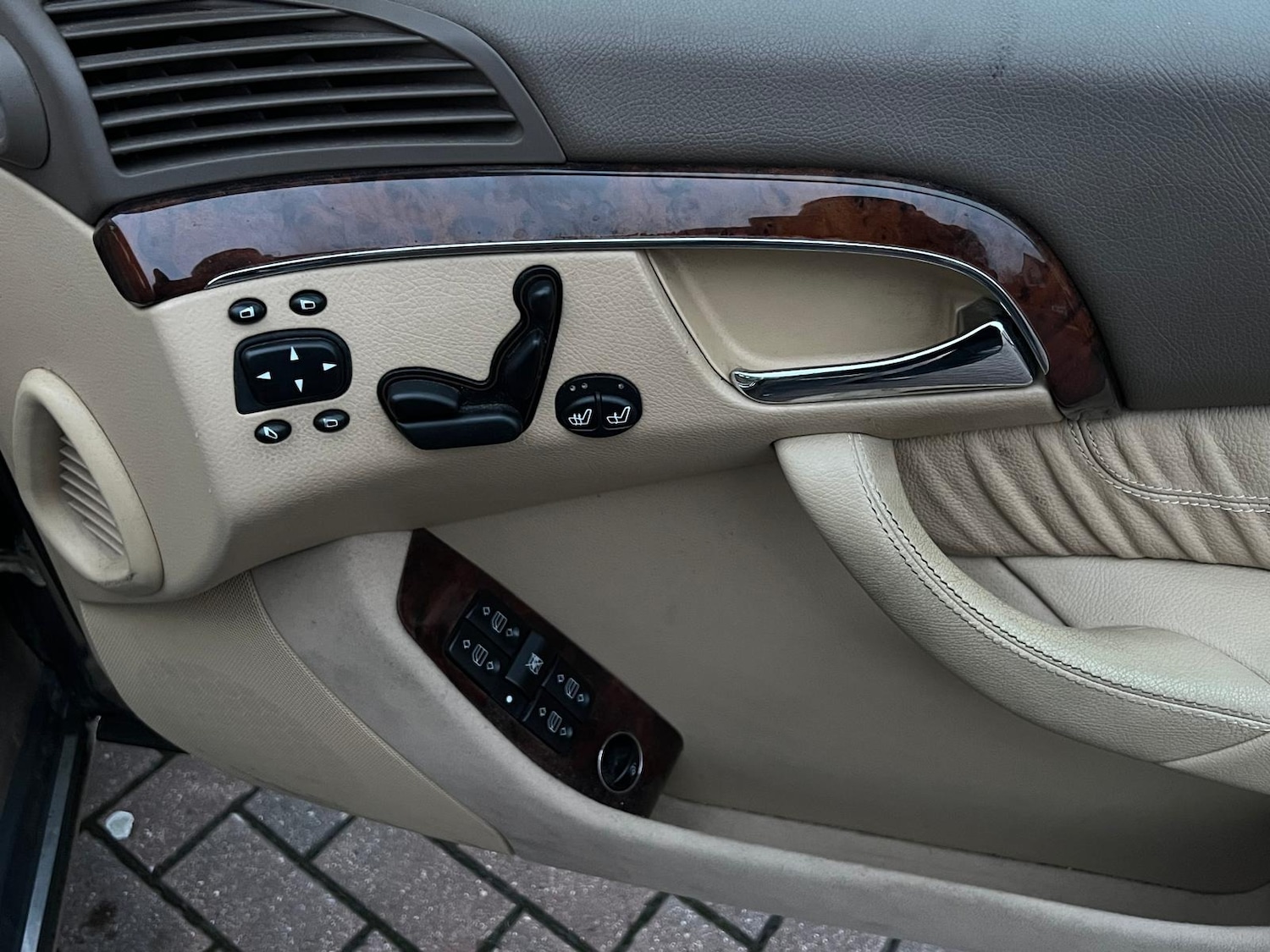 Used Mercedes-Benz S Class 2004 for sale - 77030057: Photo 2