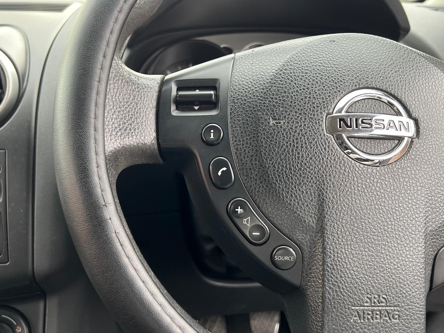 Used Nissan Qashqai 2009 for sale - 76486468: Photo 25