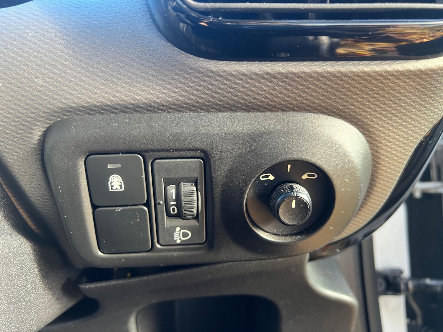 Used Citroen C4 Cactus 2015 for sale - 76389423: Photo 26