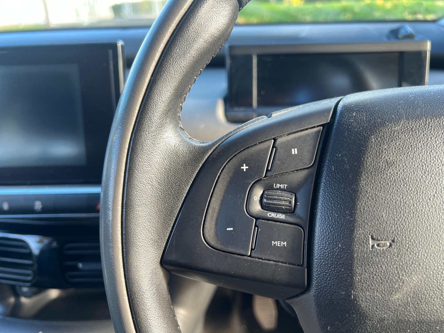 Used Citroen C4 Cactus 2015 for sale - 76389423: Photo 27