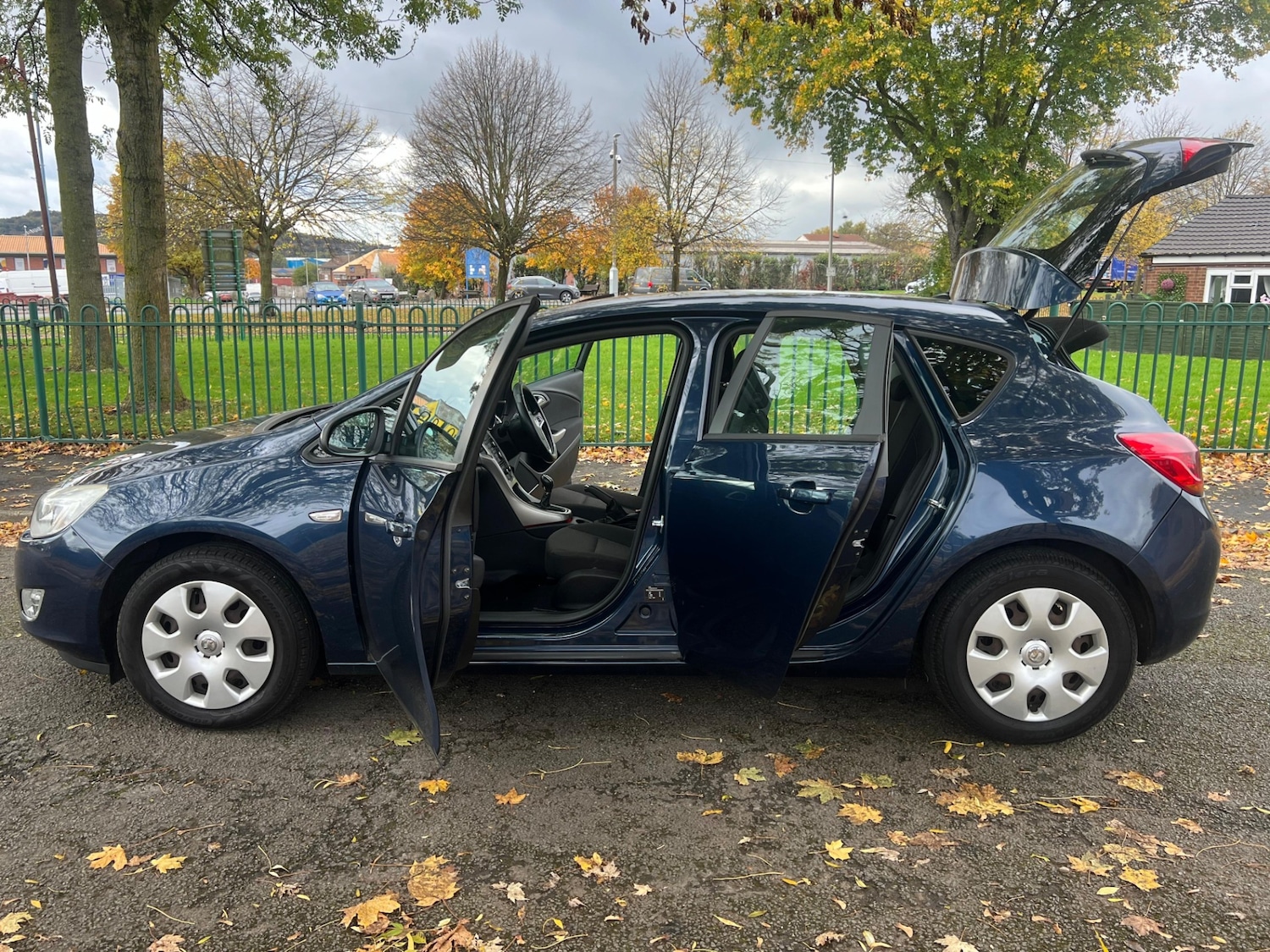 Used Vauxhall Astra 2012 for sale - 76318261: Photo 19
