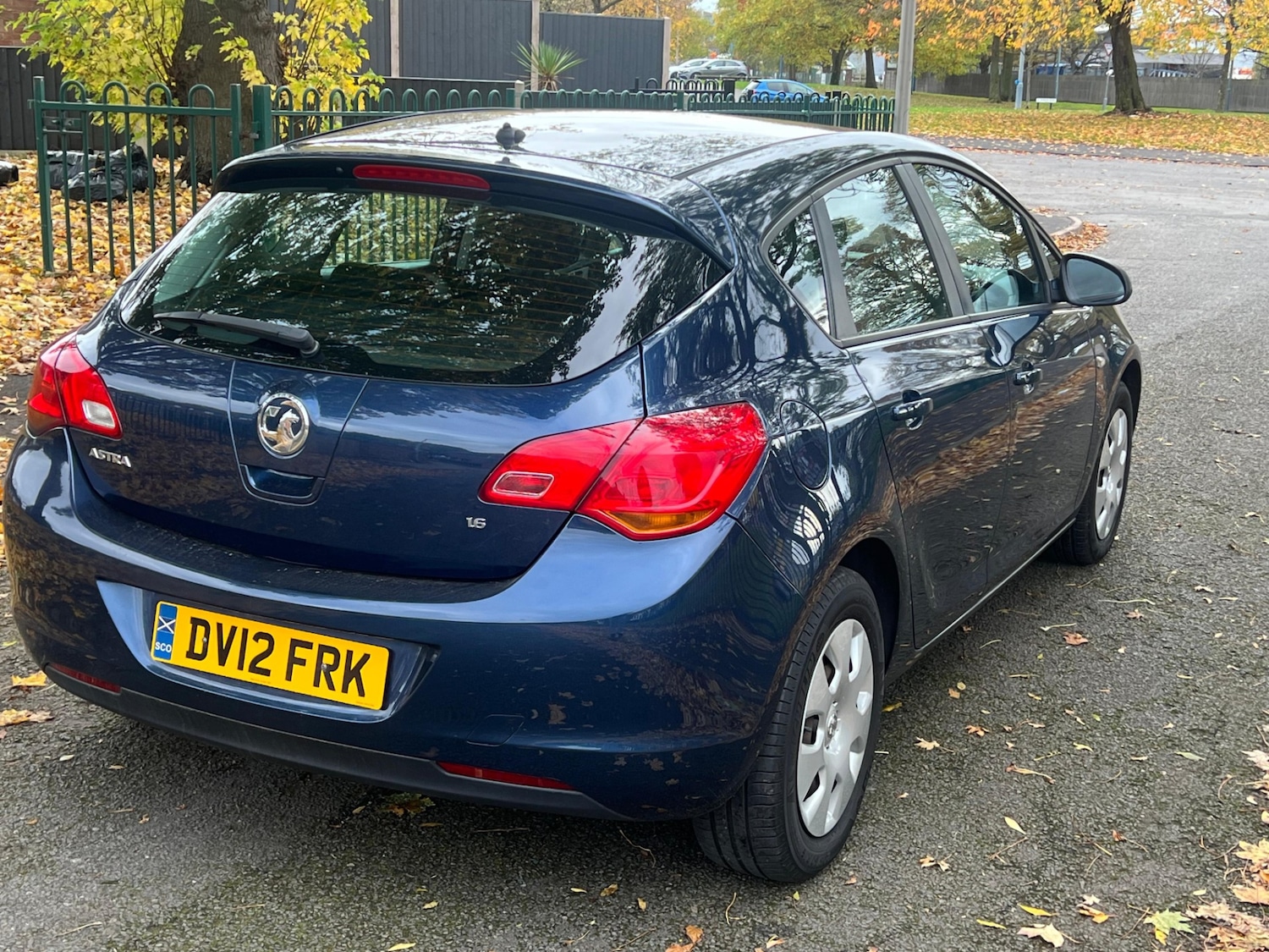 Used Vauxhall Astra 2012 for sale - 76318261: Photo 2