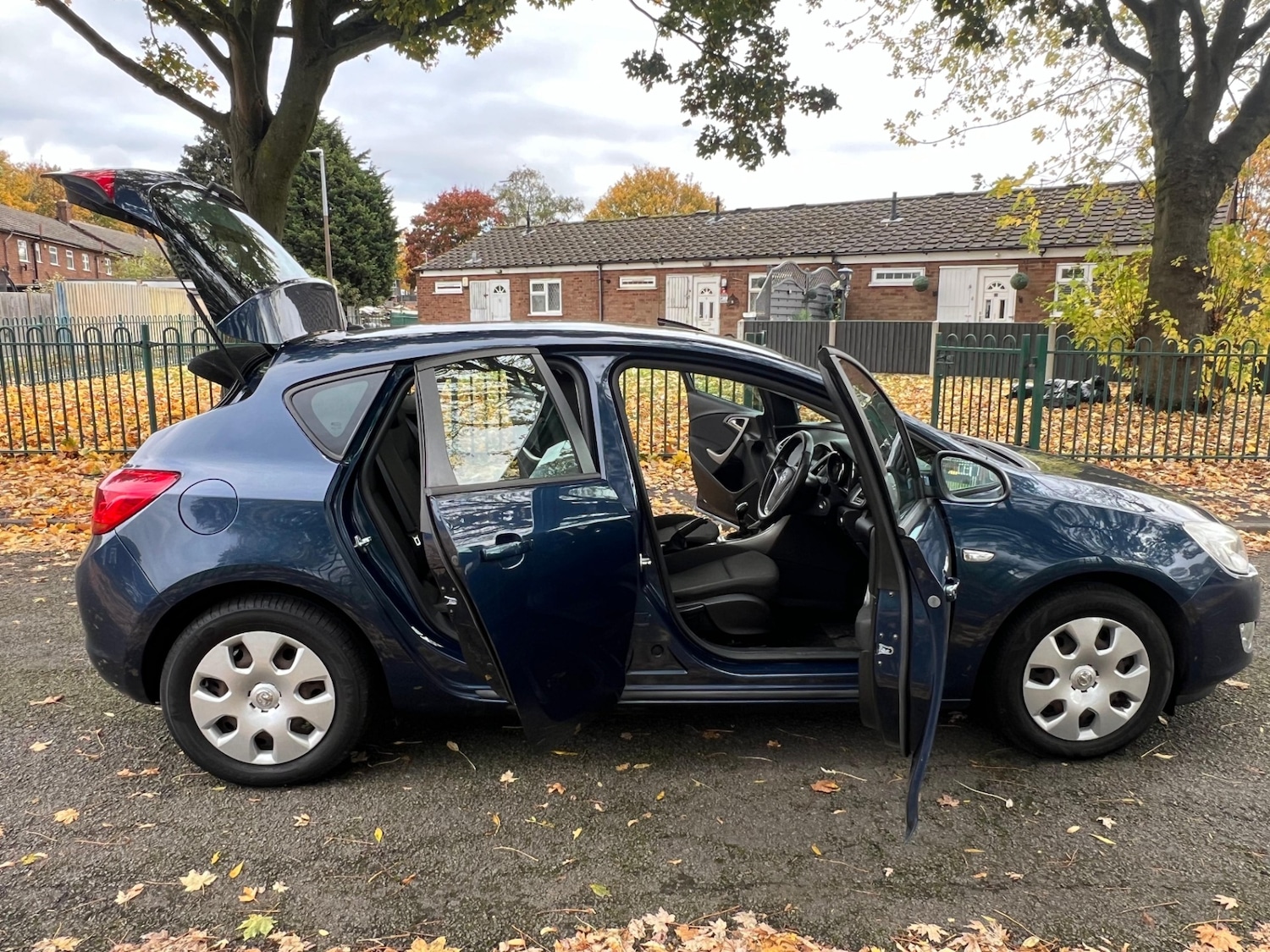 Used Vauxhall Astra 2012 for sale - 76318261: Photo 37