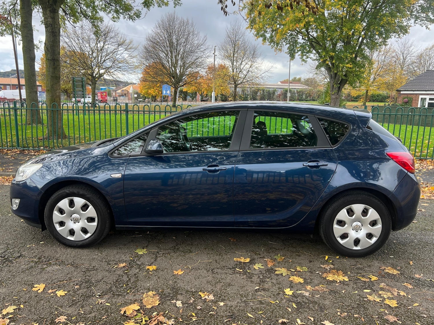 Used Vauxhall Astra 2012 for sale - 76318261: Photo 4