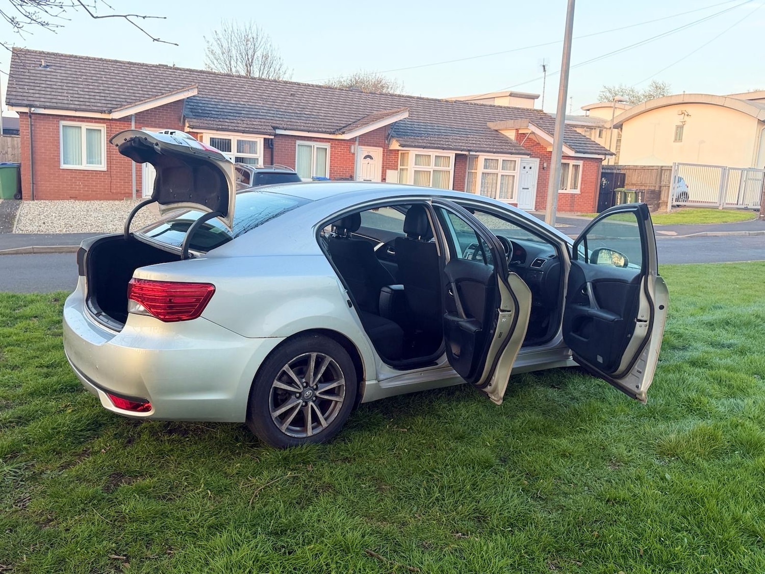 Used Toyota Avensis 2012 for sale - 78132048: Photo 12