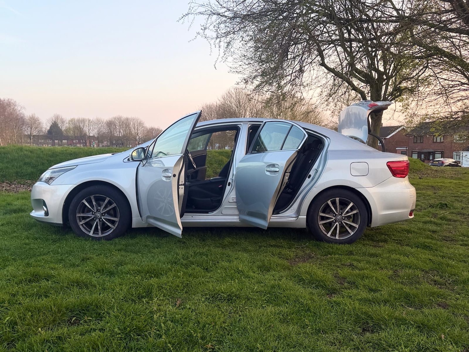 Used Toyota Avensis 2012 for sale - 78132048: Photo 4