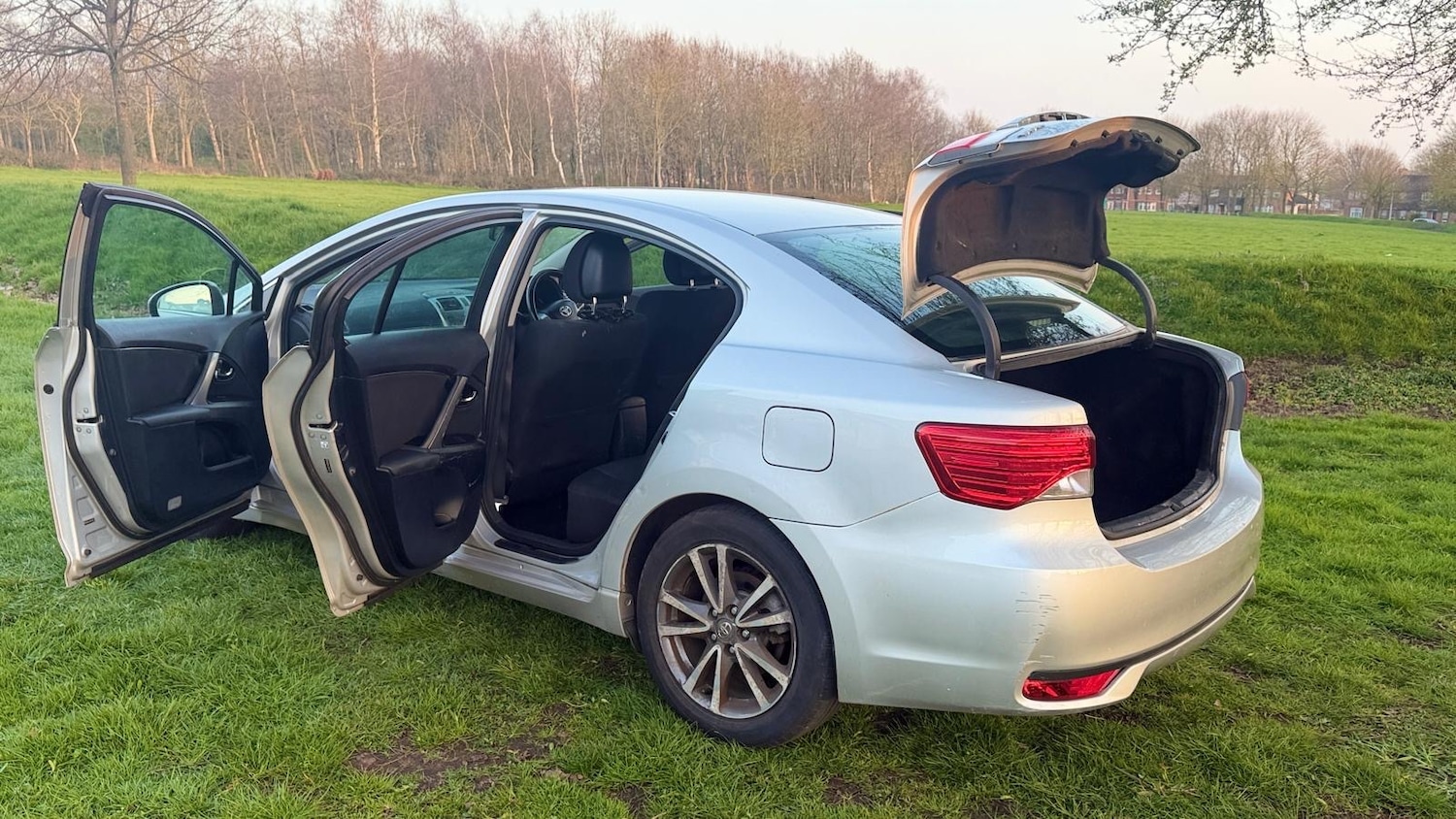 Used Toyota Avensis 2012 for sale - 78132048: Photo 7