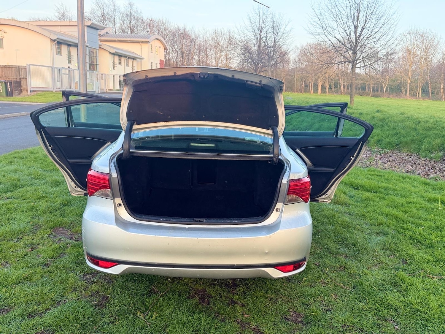 Used Toyota Avensis 2012 for sale - 78132048: Photo 8