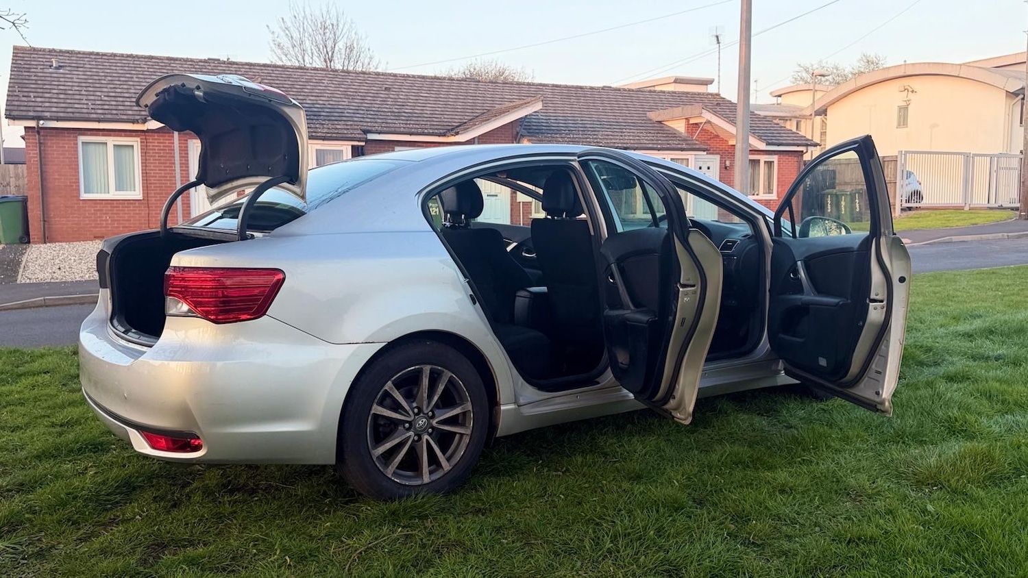 Used Toyota Avensis 2012 for sale - 78132048: Photo 9