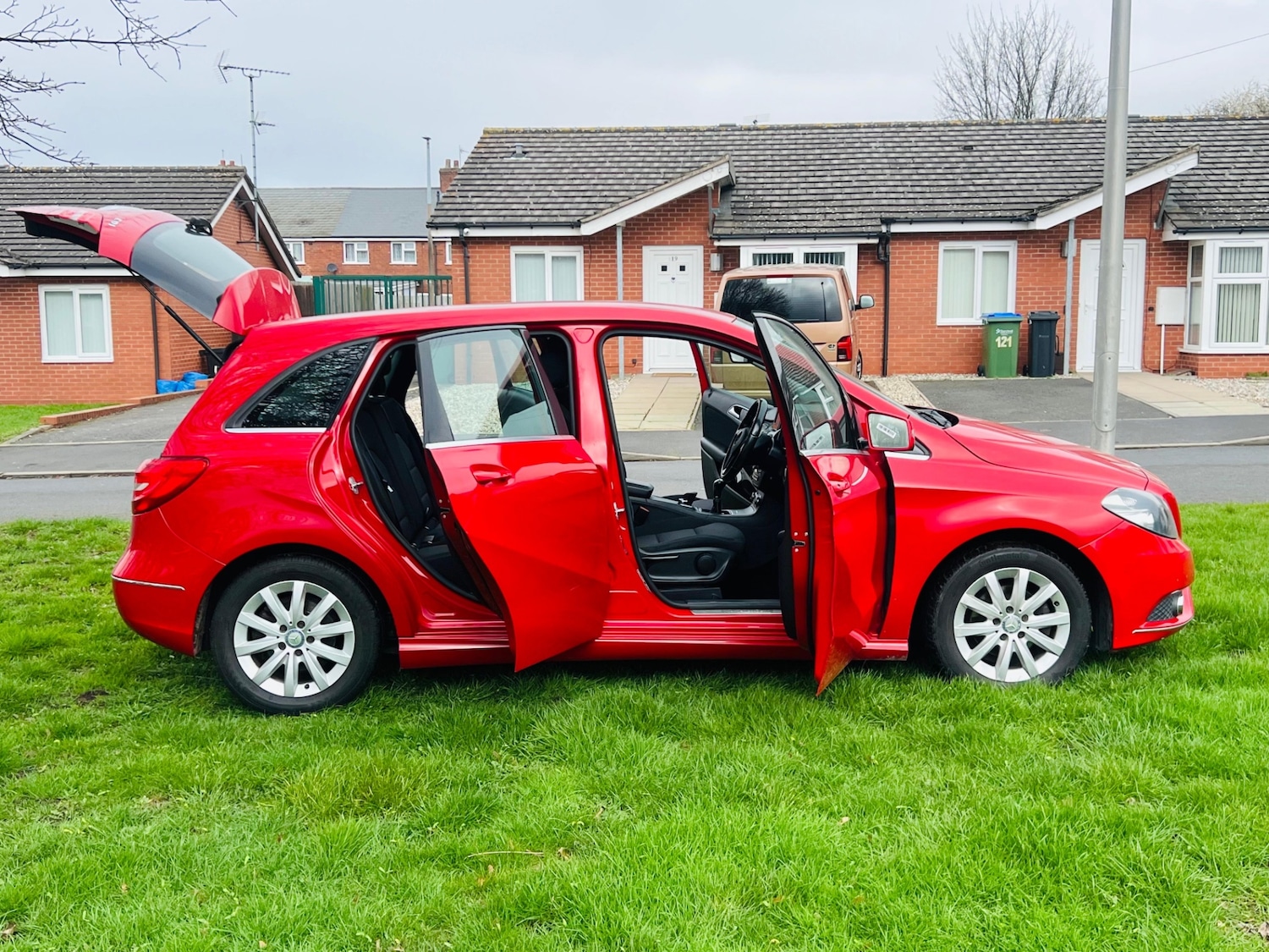 Used Mercedes-Benz B Class 2014 for sale - 77813542: Photo 37