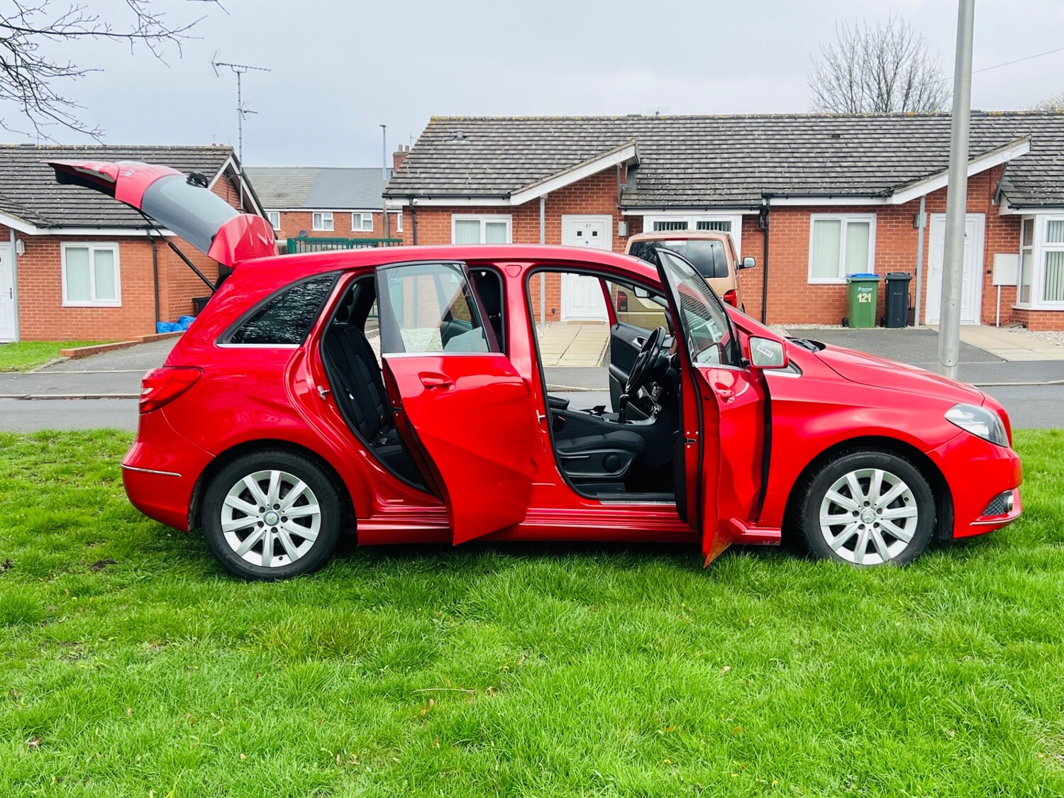 Used Mercedes-Benz B Class 2014 for sale - 77813542: Photo 45