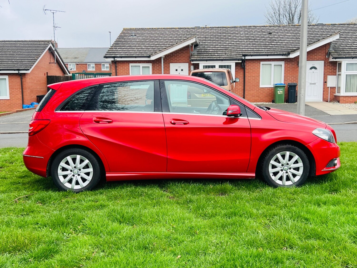 Used Mercedes-Benz B Class 2014 for sale - 77813542: Photo 49