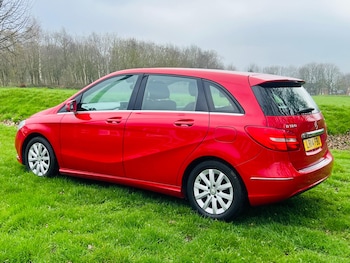 Used Mercedes-Benz B Class 2014 for sale - 77813542: Photo