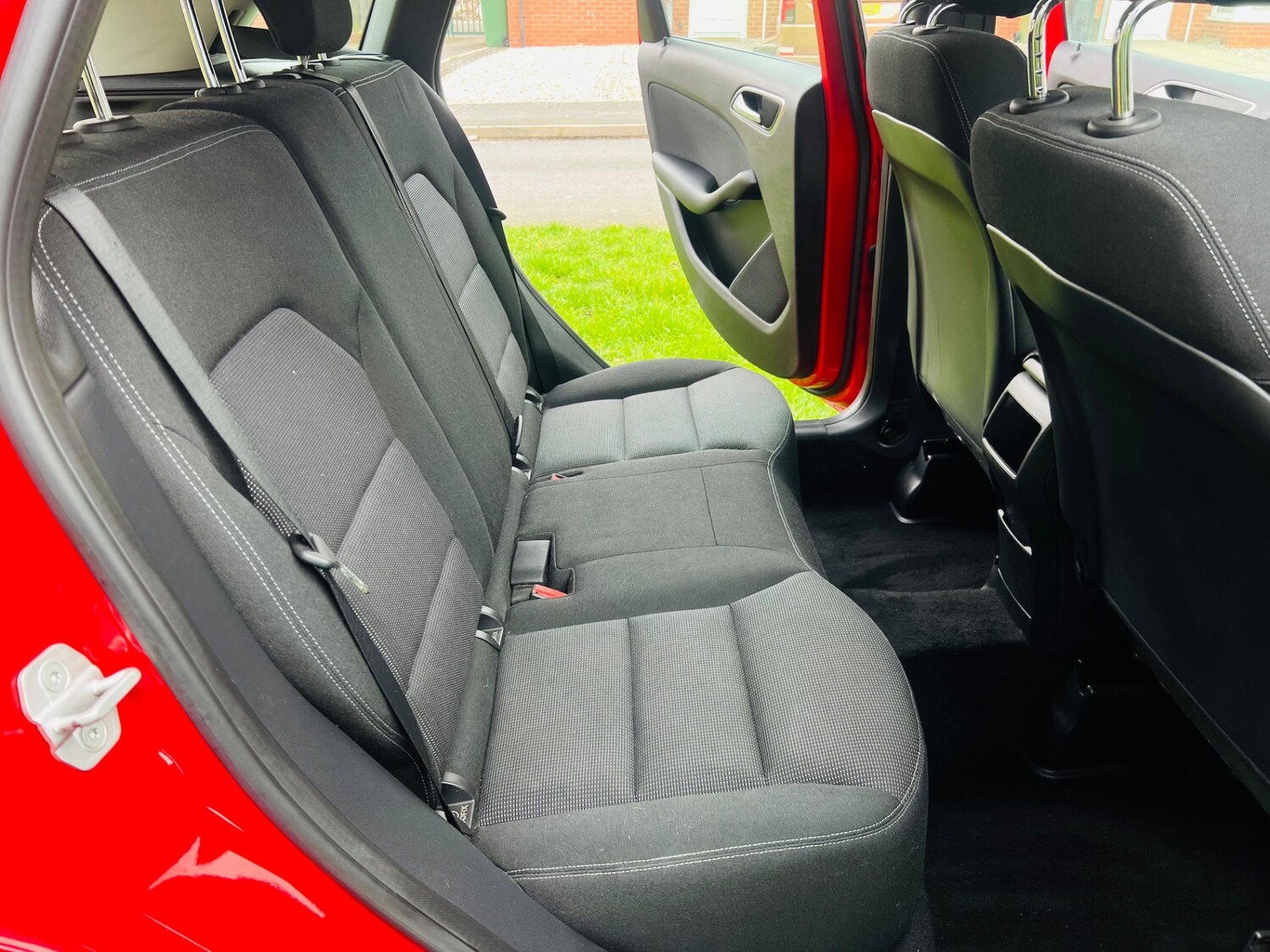 Used Mercedes-Benz B Class 2014 for sale - 77813542: Photo 50