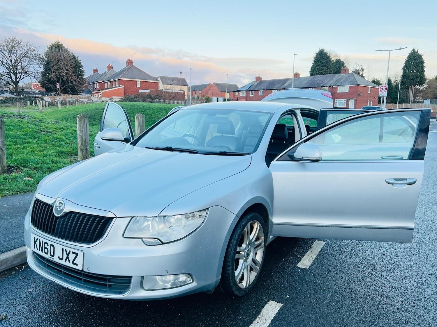 Used Skoda Superb 2011 for sale - 77082344: Photo 18