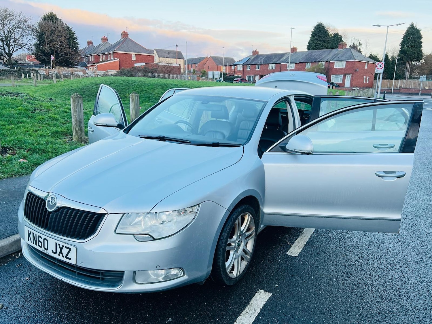 Used Skoda Superb 2011 for sale - 77082344: Photo 19