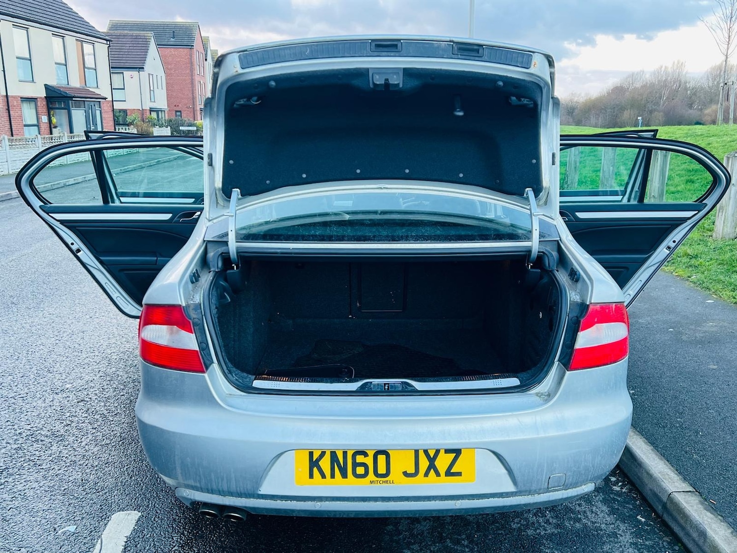 Used Skoda Superb 2011 for sale - 77082344: Photo 22