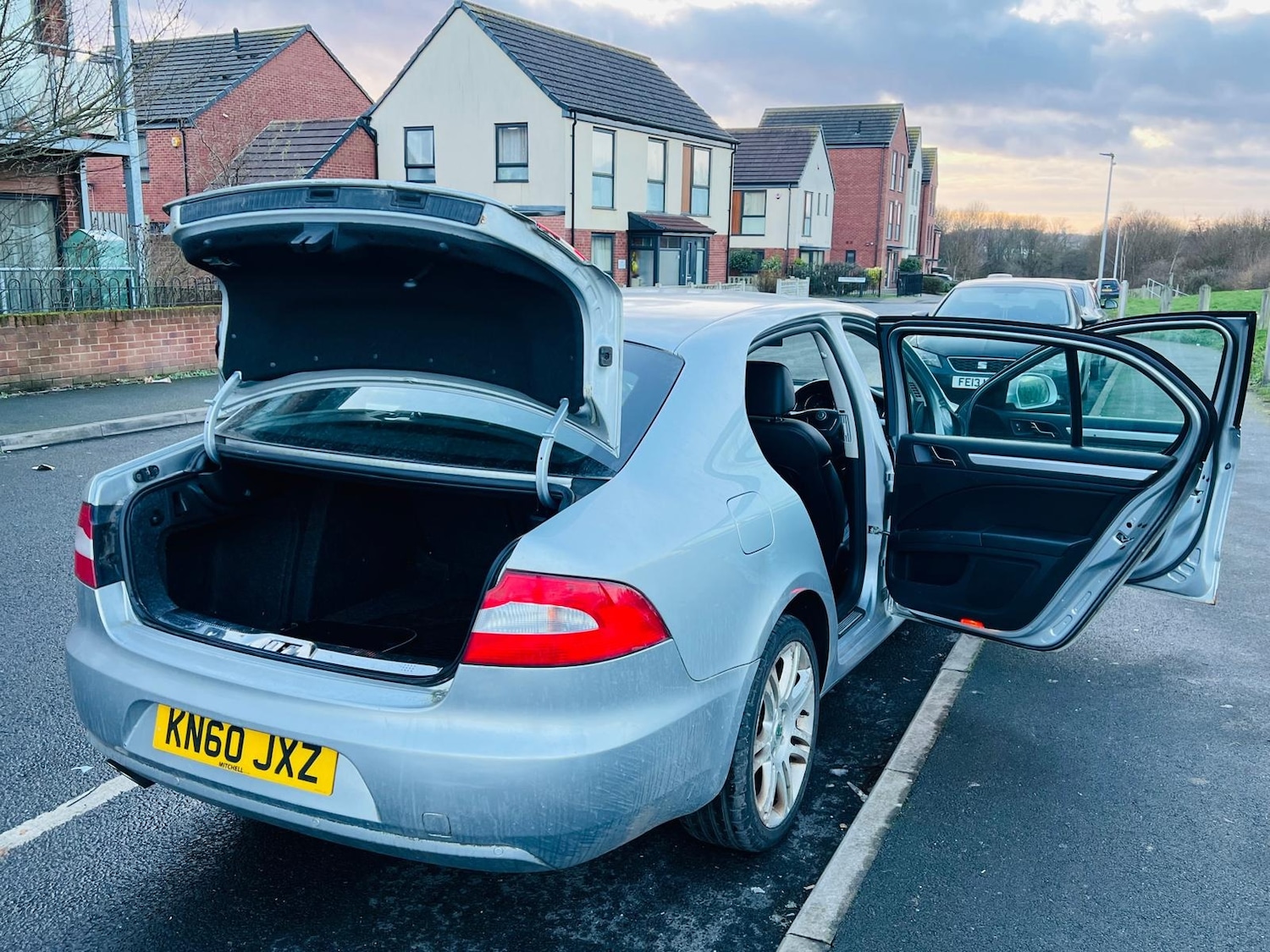 Used Skoda Superb 2011 for sale - 77082344: Photo 28