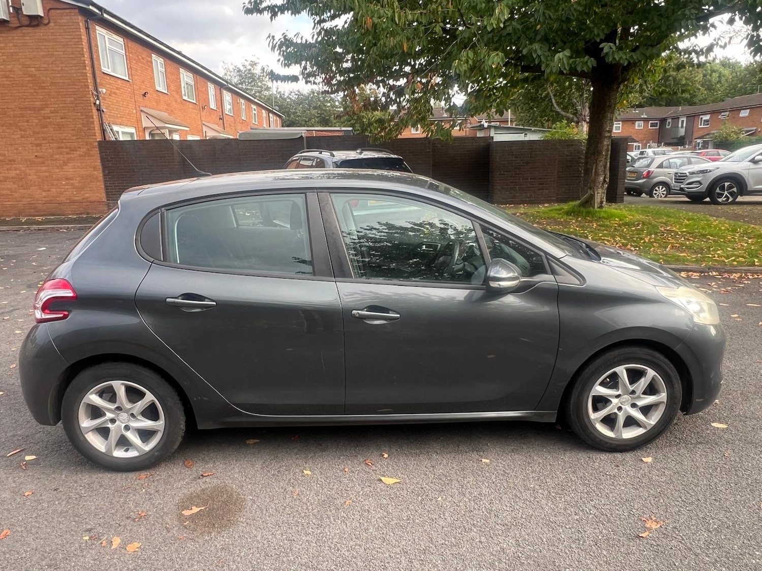 Used Peugeot 208 2013 for sale - 76397819: Photo 13