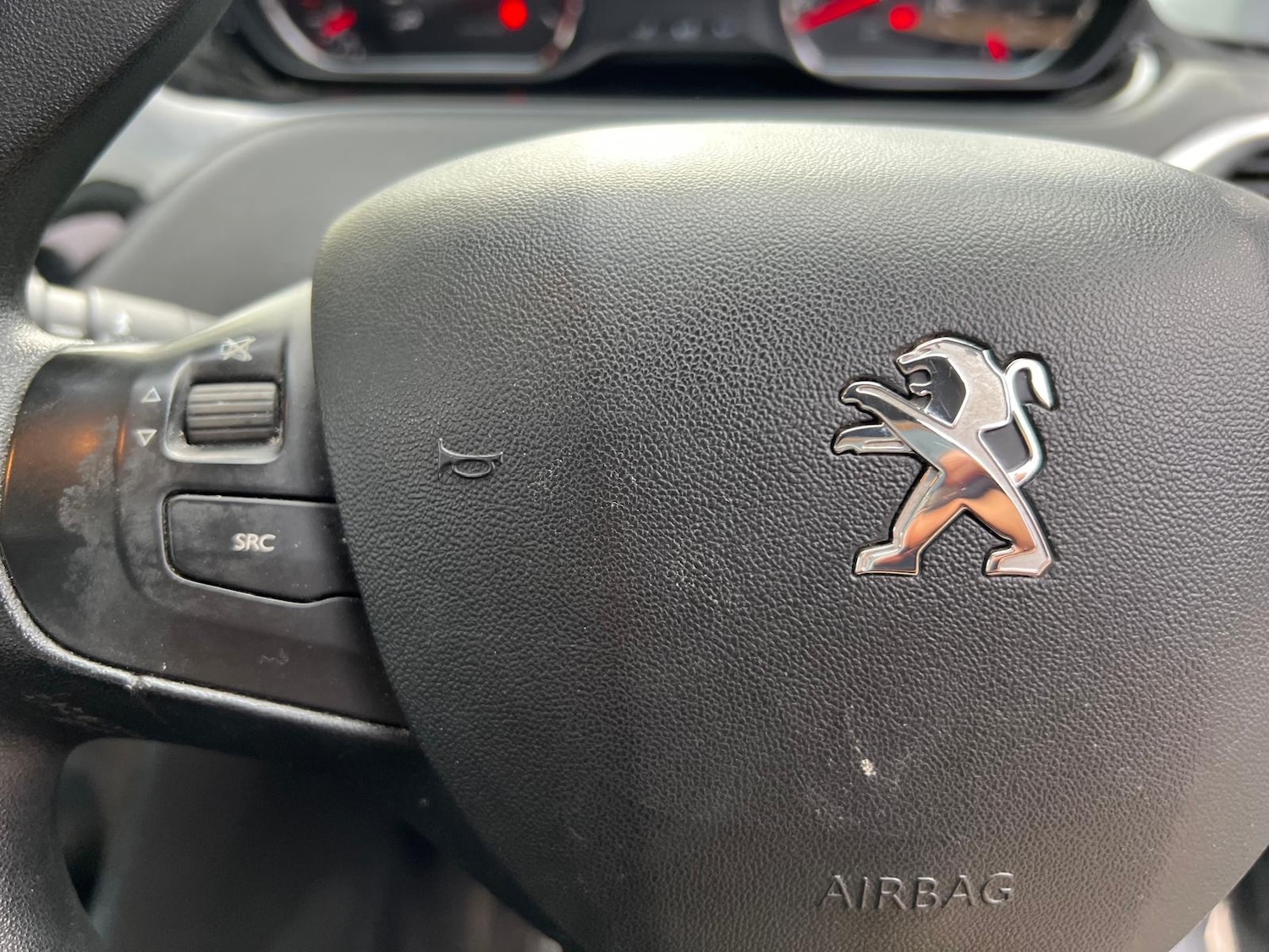 Used Peugeot 208 2013 for sale - 76397819: Photo 21