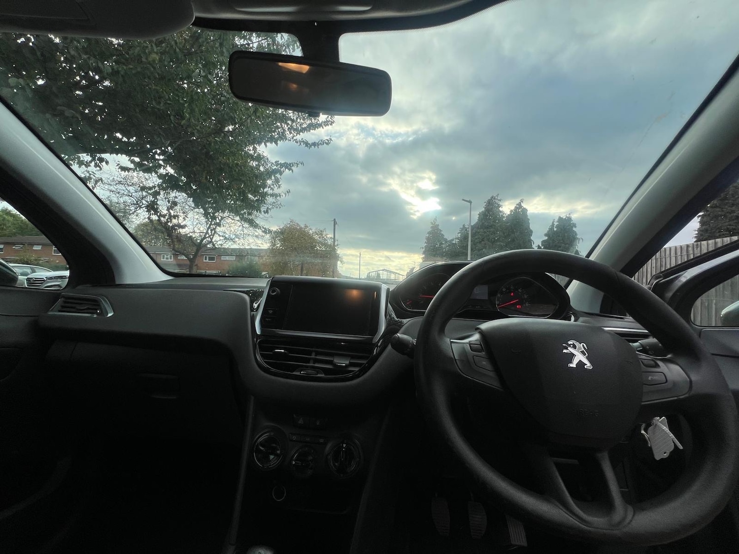 Used Peugeot 208 2013 for sale - 76397819: Photo 27