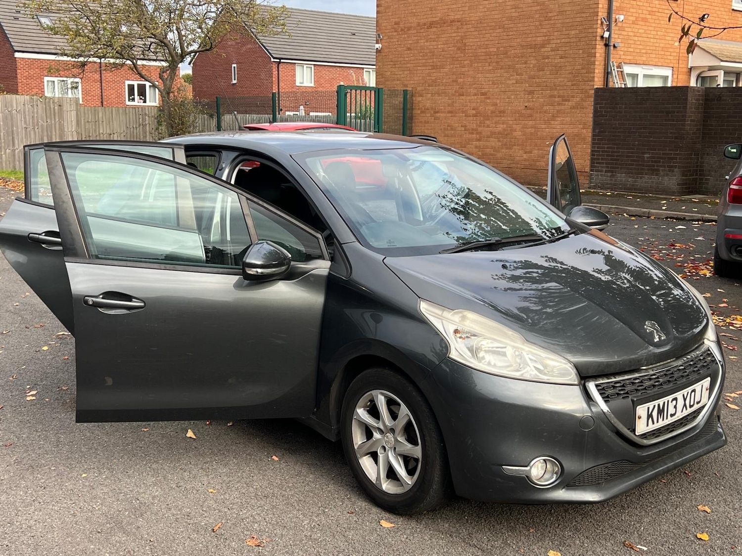 Used Peugeot 208 2013 for sale - 76397819: Photo 31