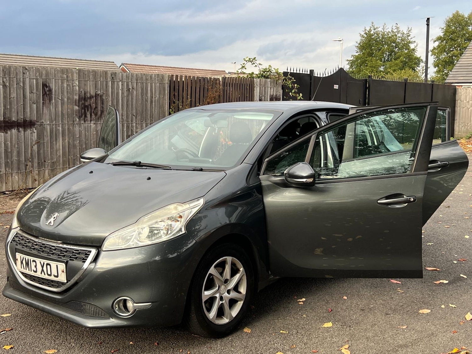 Used Peugeot 208 2013 for sale - 76397819: Photo 43