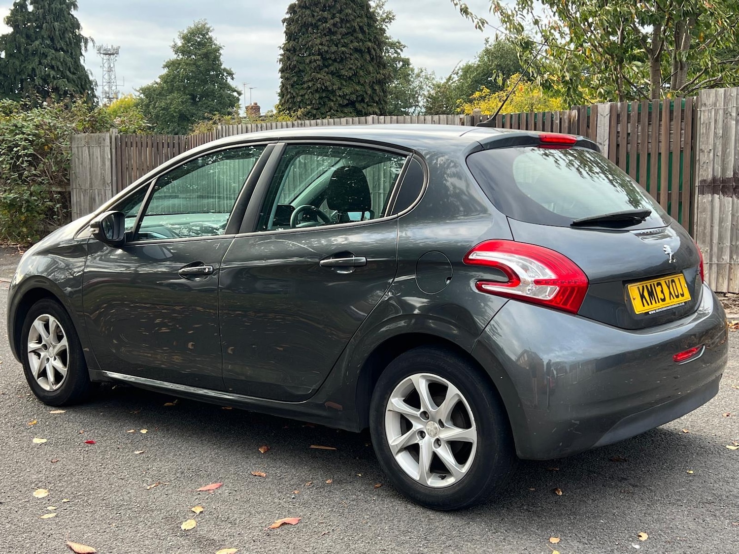 Used Peugeot 208 2013 for sale - 76397819: Photo 6