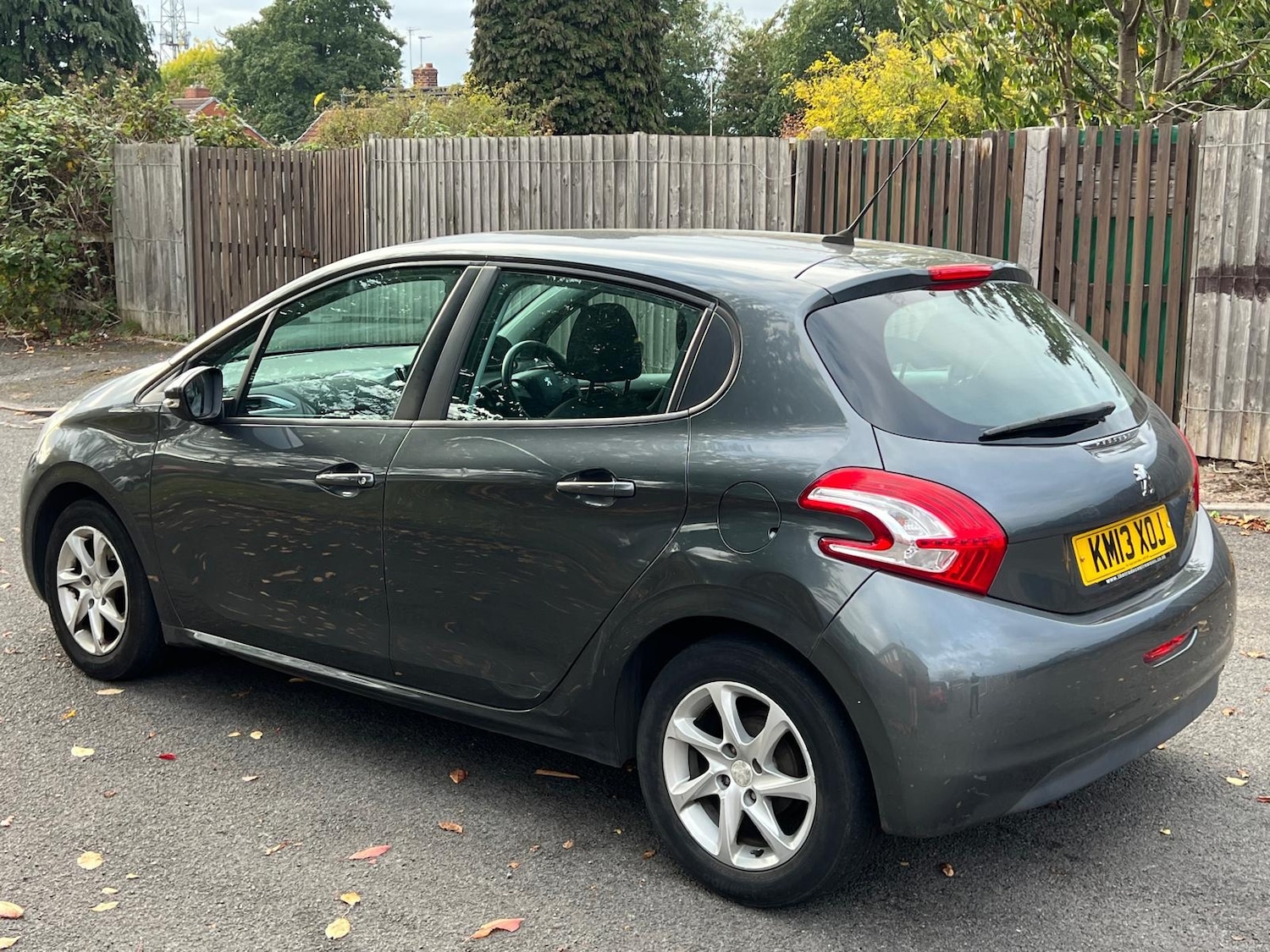 Used Peugeot 208 2013 for sale - 76397819: Photo 7