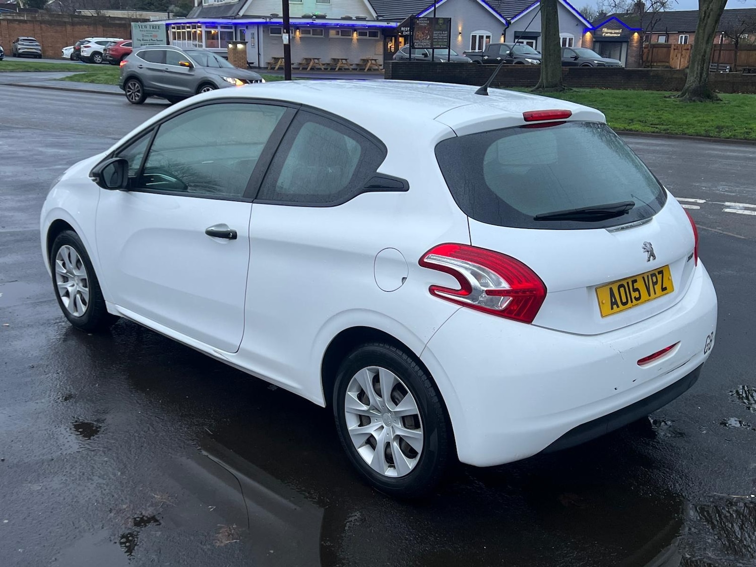 Used Peugeot 208 2015 for sale - 77613687: Photo 10