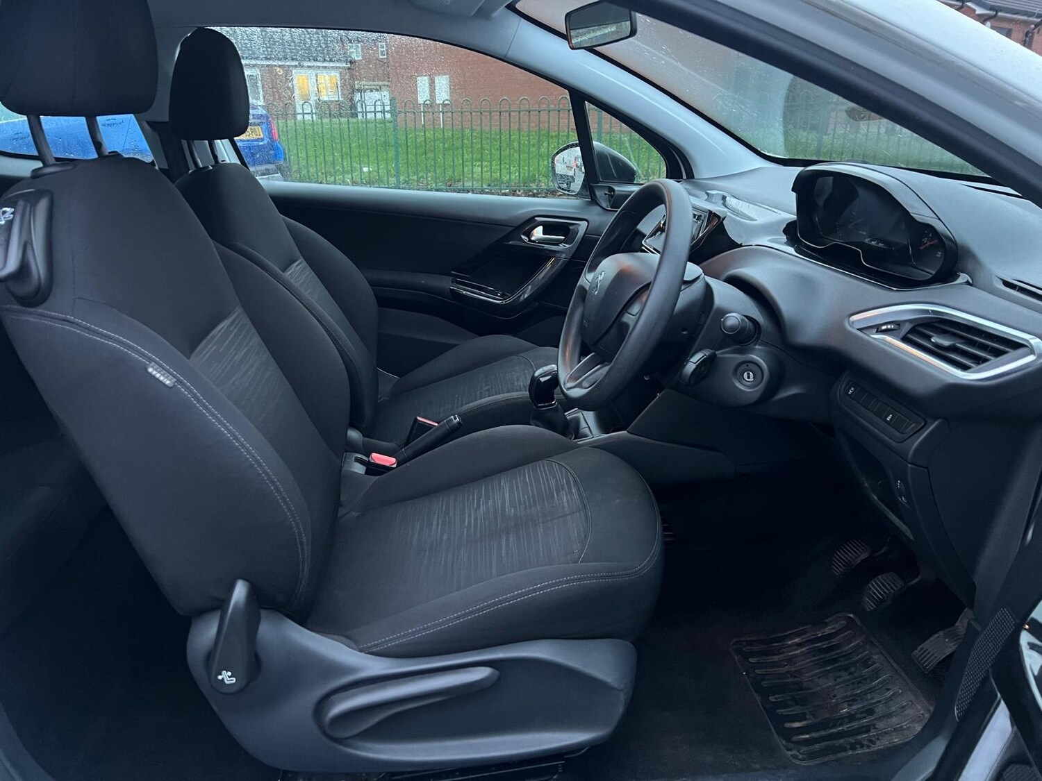 Used Peugeot 208 2015 for sale - 77613687: Photo 16